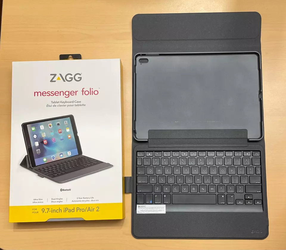 JOBLOT (1000 Pcs) ZAGG Folio Smart Keyboard Case For iPad Pro 9.7