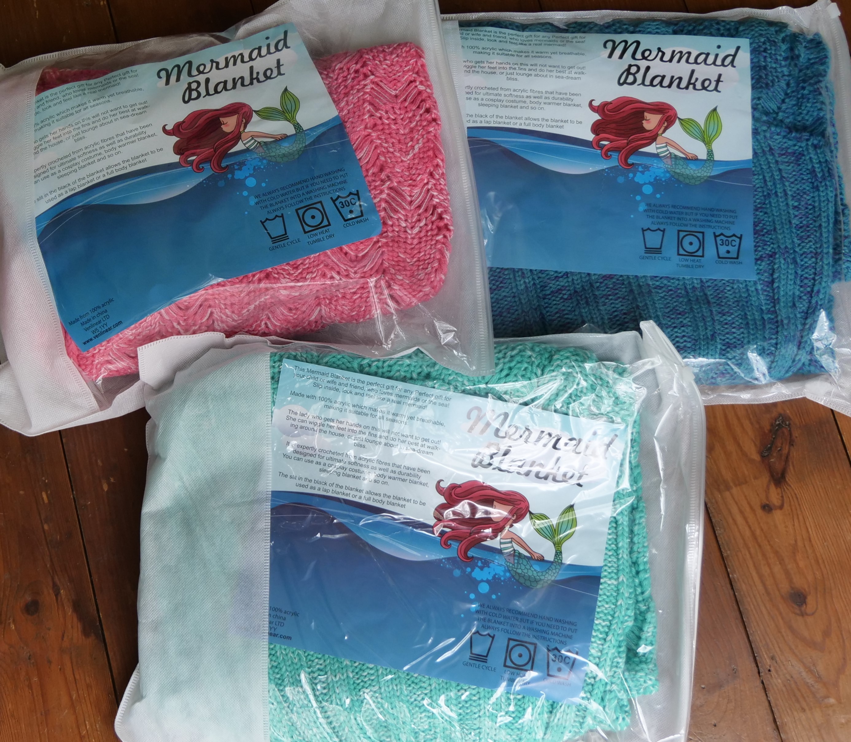 32 x Knitted Mermaid blankets in 3 colours 