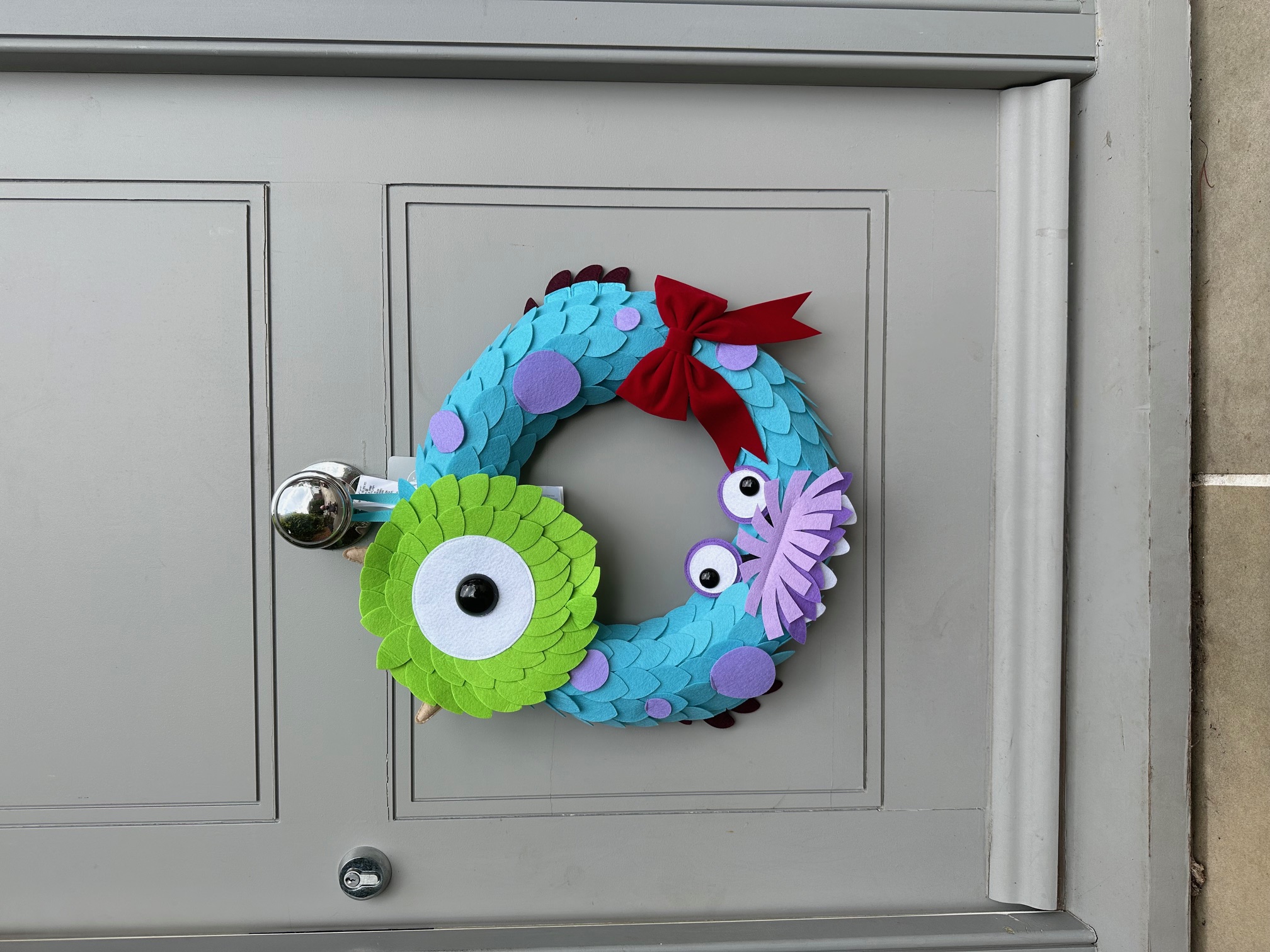 56 x Disney Pixar wreaths - perfect for Christmas shoppers