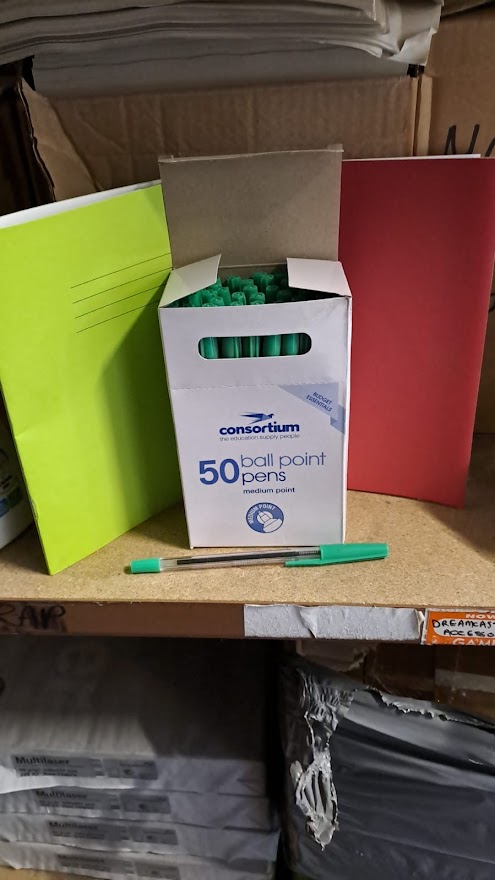 BRAND NEW PACKS OF 50 GREEN MEDIUM POINT BALL POINT PENS 69 PACKS OF 50 PENS